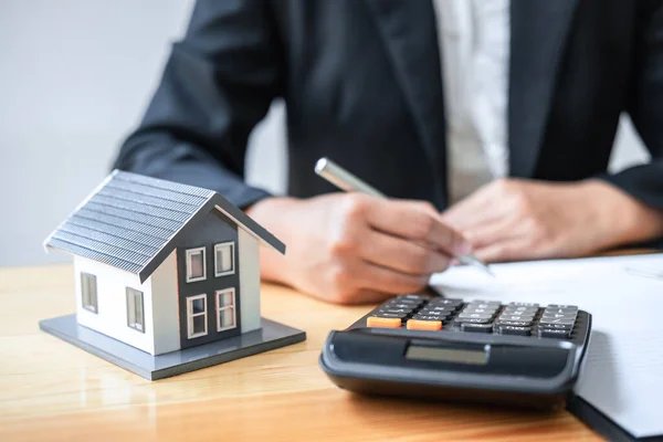 Peut-on vraiment se fier aux estimations gratuites de maison en ligne ?