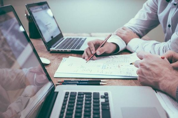 Pourquoi vous devriez utiliser une agence immobilière pour estimer votre maison en France ?